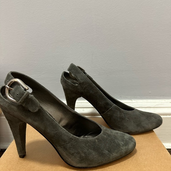 Steve Madden Women’s “Honee” Suede Leather Sling Back Closed Toe Pumps - Picture 4 of 8